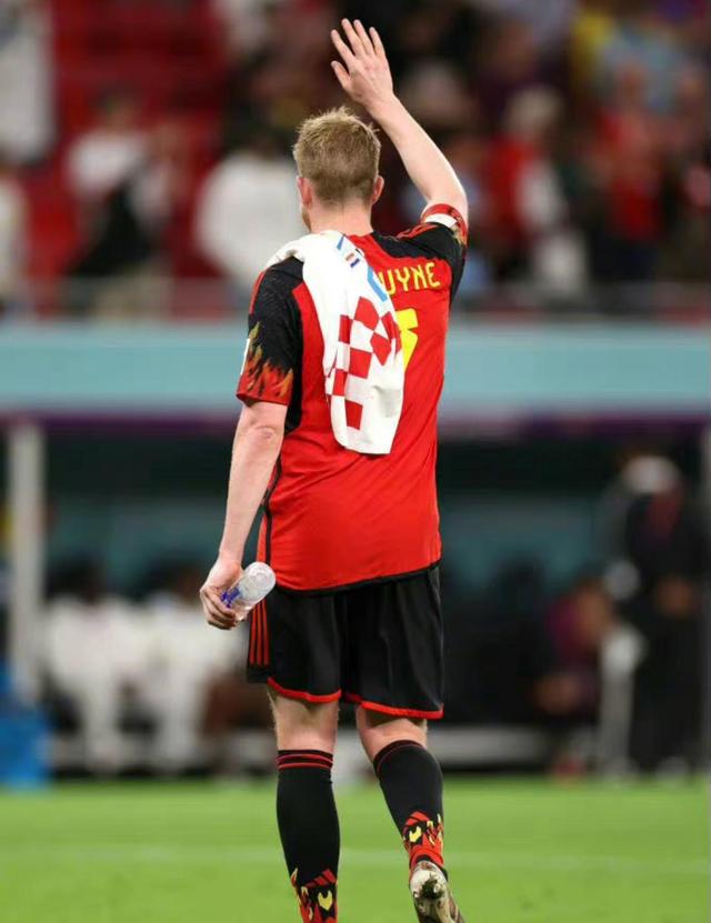 开云- 德布劳内新星持续失利表现突出，SKT前途光明！观众掌声雷动